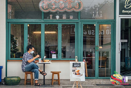 10.ถ้วยถังไอติม2 - 冰淇淋桶杯  这家咖啡厅是丘拉著名的咖啡厅，